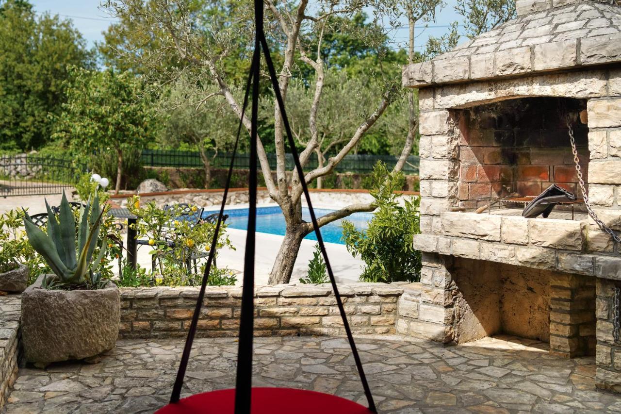 Stone Lady Holiday Home With Pool&Hot Tub,Sauna,Bbq,Garden Rasopasno Buitenkant foto